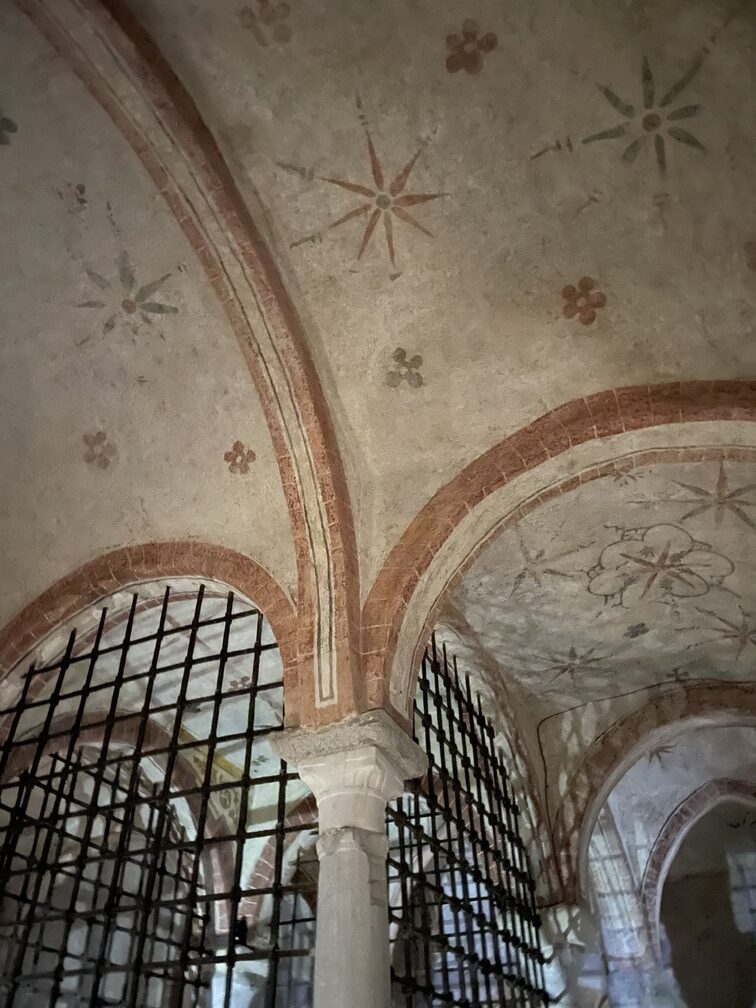 crypt of san sepolcro milan